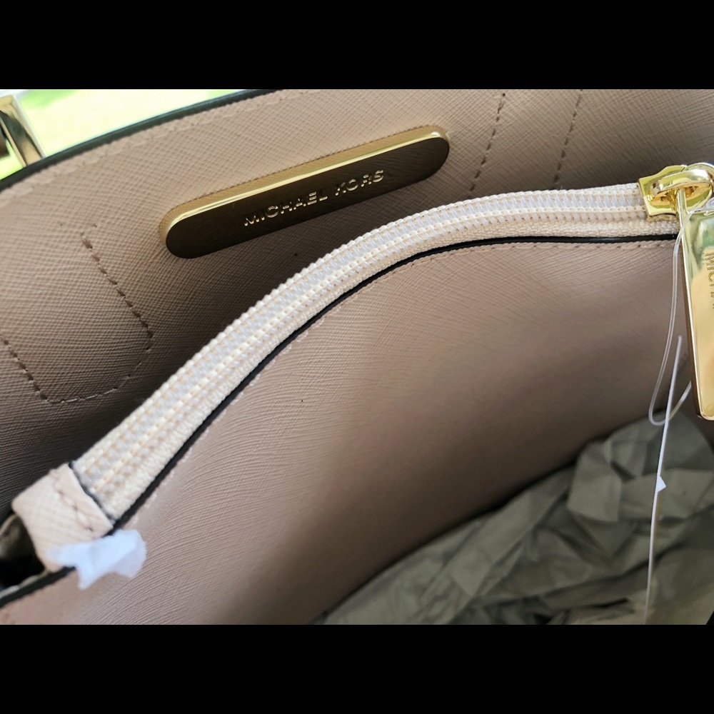 Gaby’sBags👜💕- NWT Michael Kors Medium Satchel - Picture 8 of 8